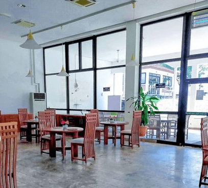 Dining at IBB Golf & Country Club