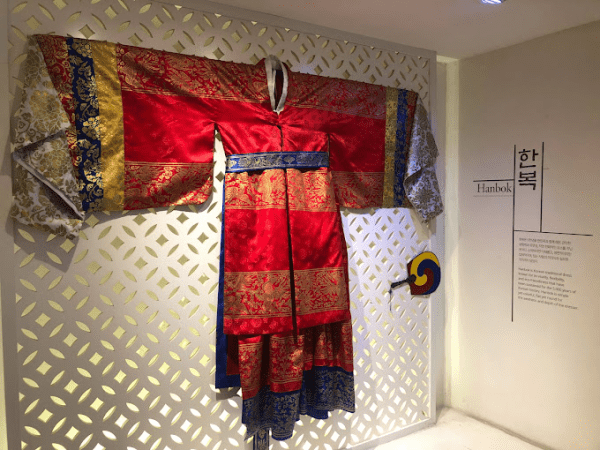 A Visual Feast: Korean Costumes