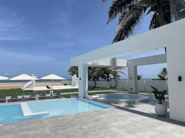 The Swimming Pool