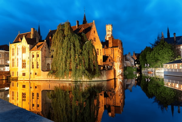 Picturesque Rozenhoedkaai