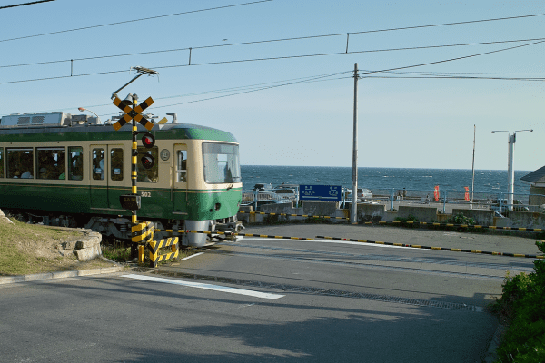 Enoden Train