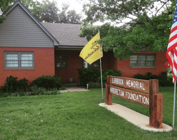Lubbock Memorial Arboretum