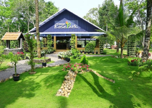 Kumily for Shopping and Dining