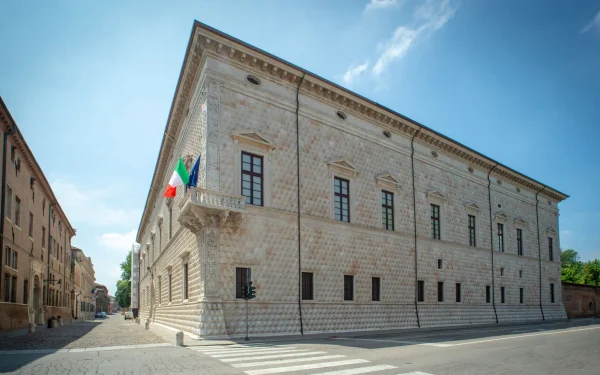Palazzo dei Diamanti