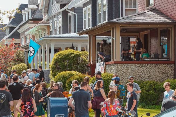 Wander Through Elmwood Village