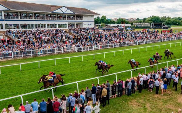 Horse Racing at Windsor Racecourse