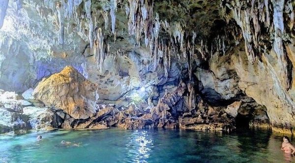 Hinagdanan Cave