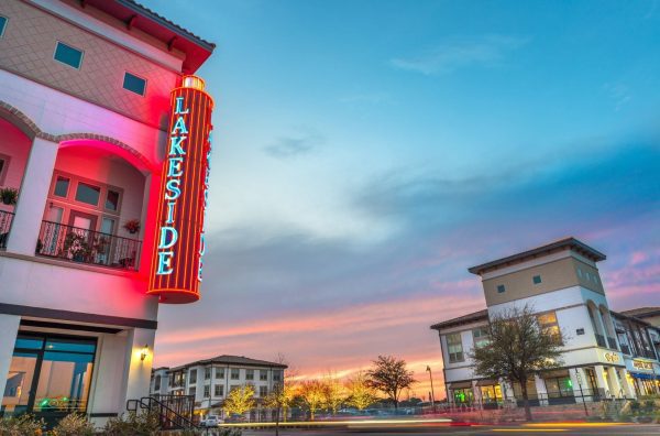 Shopping and Dining at Lakeside DFW