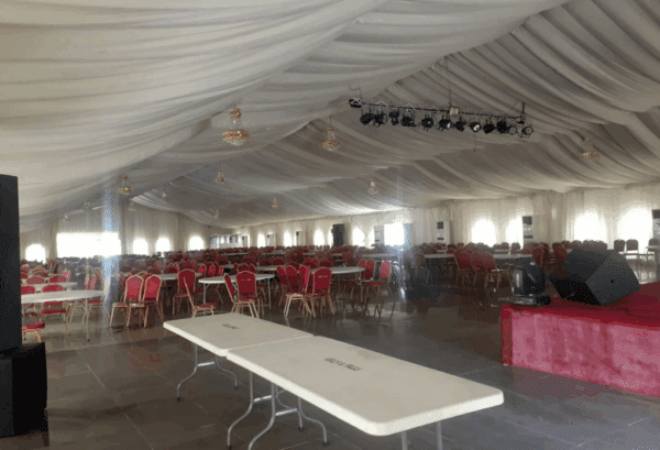 Kells & Pals Event Center, Eket