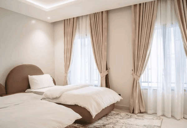 Spacious Rooms and Multiple Bedrooms for Groups
