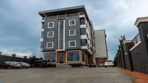 N & N Hotel and Suites