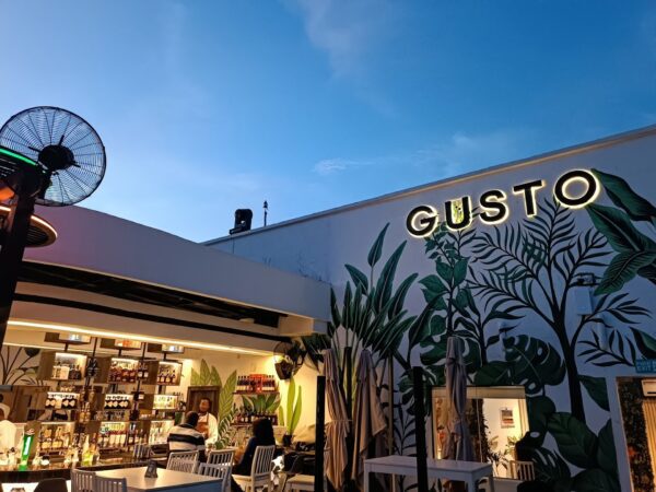 Gusto Restaurant & Café