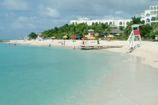 Doctor's Cave Beach