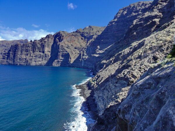 Los Gigantes Cliffs